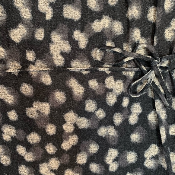 A Pea in the Pod Maternity Dress - Picture 3 of 5